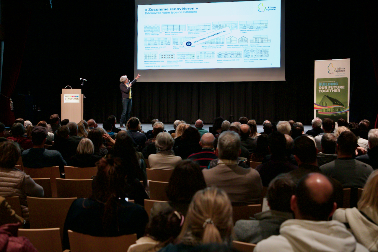 Salle lors de la conférence de lancement